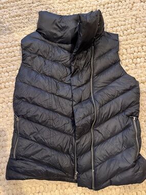 Patagonia Black Quilted Puffer Vest medium women’s